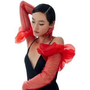 High Heel Jungle Drama Sleeve Gloves